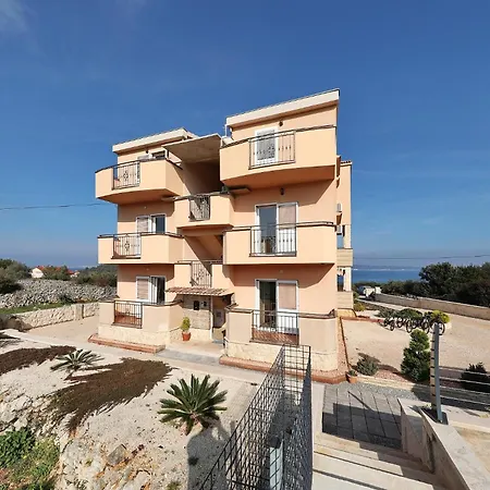Apartman Sipina 4 *