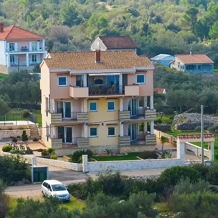 Sipina 4 Apartman *